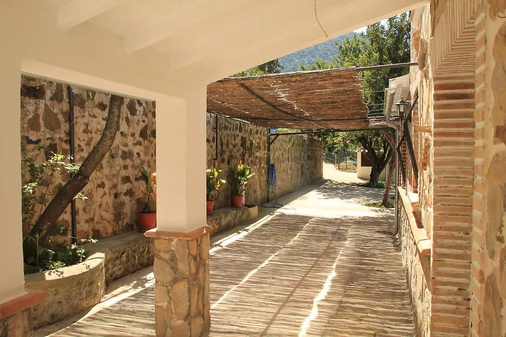 La Fuente De El Nacimiento Guest House Benamahoma Spain